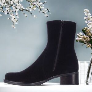 C La Canadienne Perla Black Genuine Suede Leather Waterproof Ankle Boots Size 9